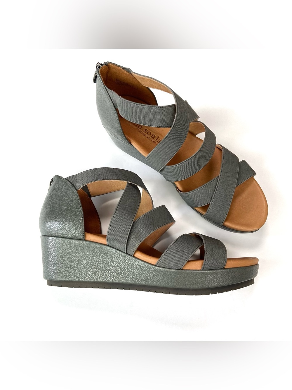 GENTLE SOULS Kenneth Cole Mia Strappy Wedge Sandal Gray 9.5 Comfort